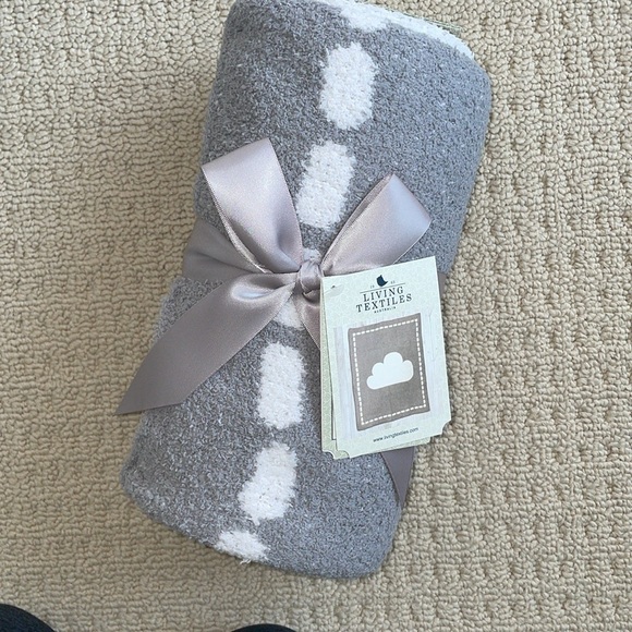 Littles by Gluckstein Cloud Cushion & Cozy Baby Blanket - Picture 7 of 11